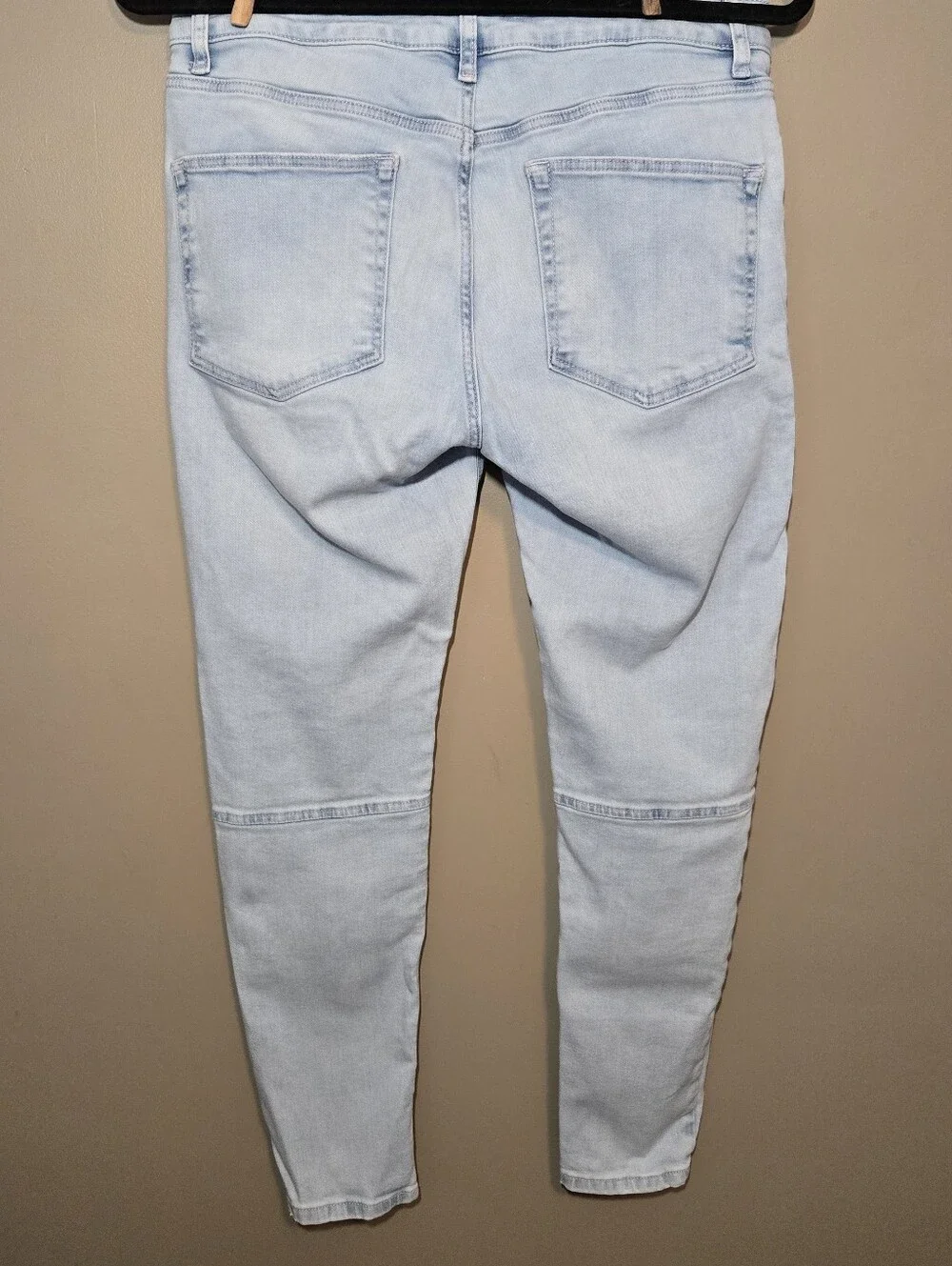 Asos Design Mens Spray On Jeans Stretch Blue Light Wash Rips Moto Detail Size 32